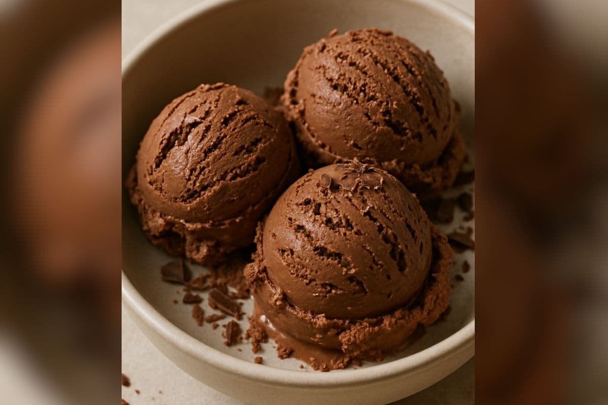 Chocolate Ice Cream Recipe: बच्चों को दें स्वीट सरप्राइज इस चॉकलेट आइस क्रीम के साथ