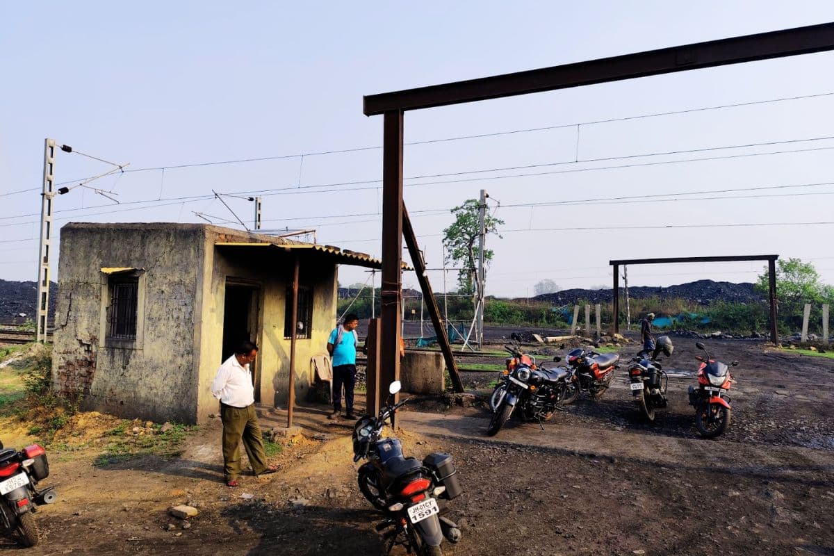 Video: रामगढ़ के पतरातू कोयला एंट्री गेट पर फायरिंग, रंगदारी की मांग