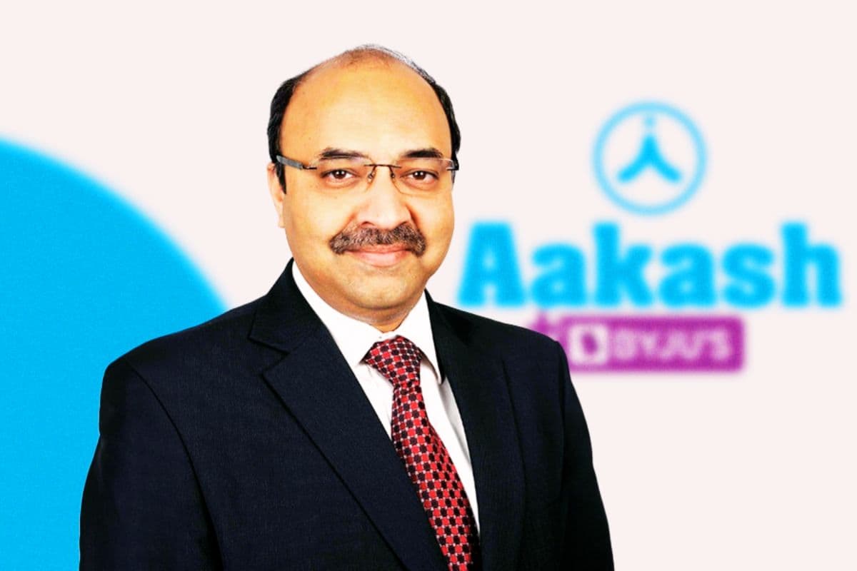 80 से 90 प्रतिशत स्कॉलरशिप देता है AAKASH, बोले सीईओ दीपक मेहरोत्रा