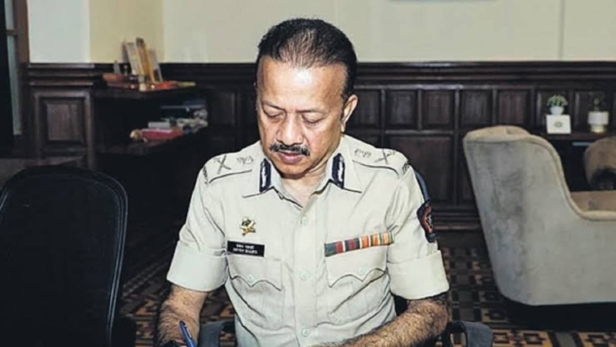 Bihar IPS: बिहार के देवेन भारती बने मुंबई के नए पुलिस कमिश्नर, 26/11 जांच में निभा चुके हैं बड़ी भूमिका