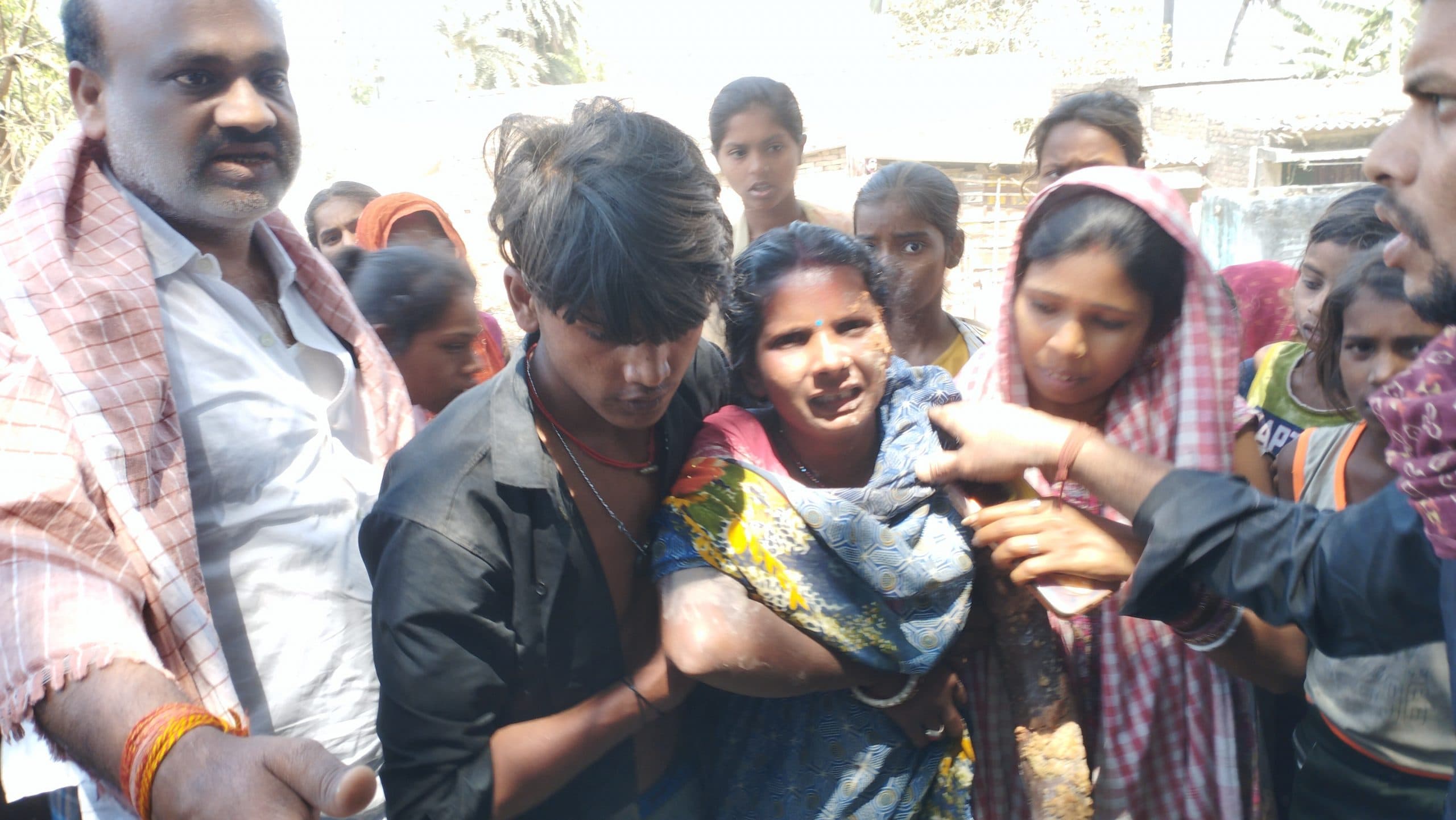 Samastipur News:रोसड़ा के रहुआ में चार घर जले, महिला झुलसी