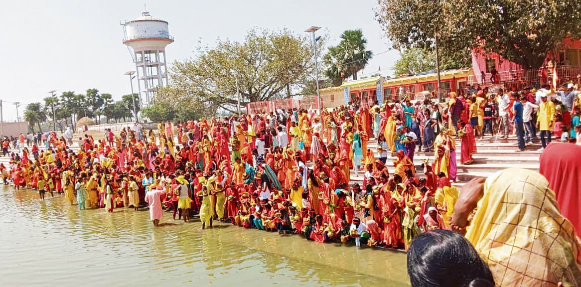 जलभरी के साथ बेलाउर में मां काली प्राणप्रतिष्ठा शतचंडी यज्ञ शुरू