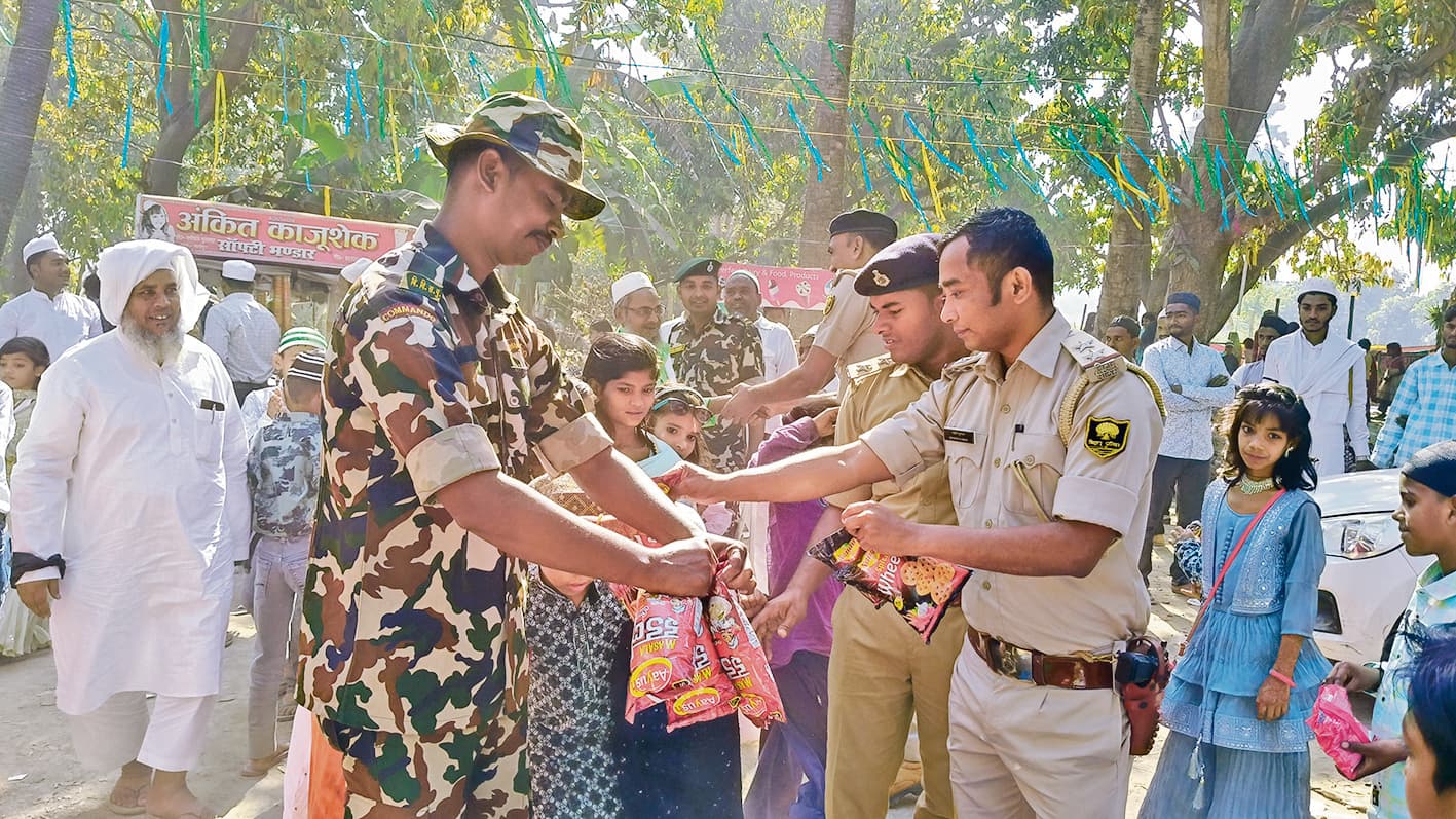 बखरी में चाक-चौबंद सुरक्षा व्यवस्था के बीच मनी ईद