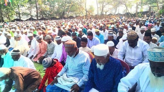 रानीपुर ईदगाह में पढ़ गयी गयी ईद की नमाज