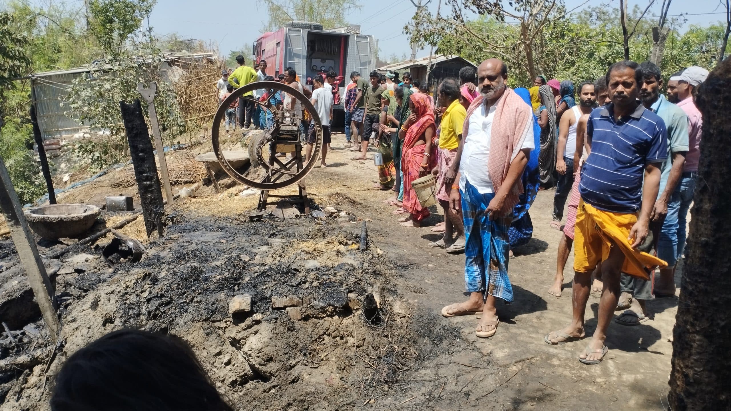 Samastipur News:आग लगने से हजारों रुपये की इकरी जली