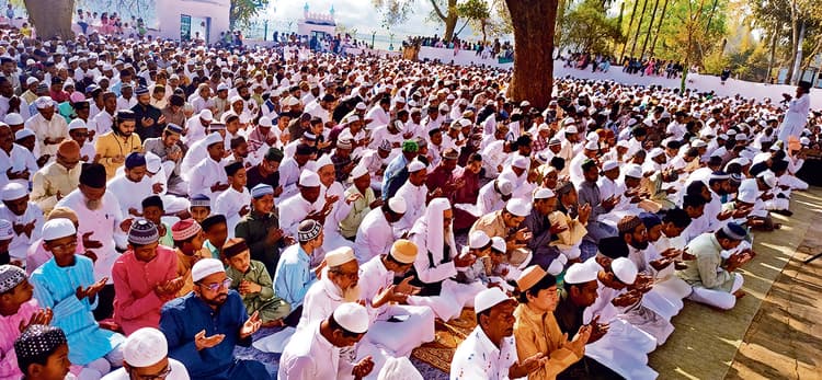 Sasaram news. अमन-चैन के साथ मांगी बरकत