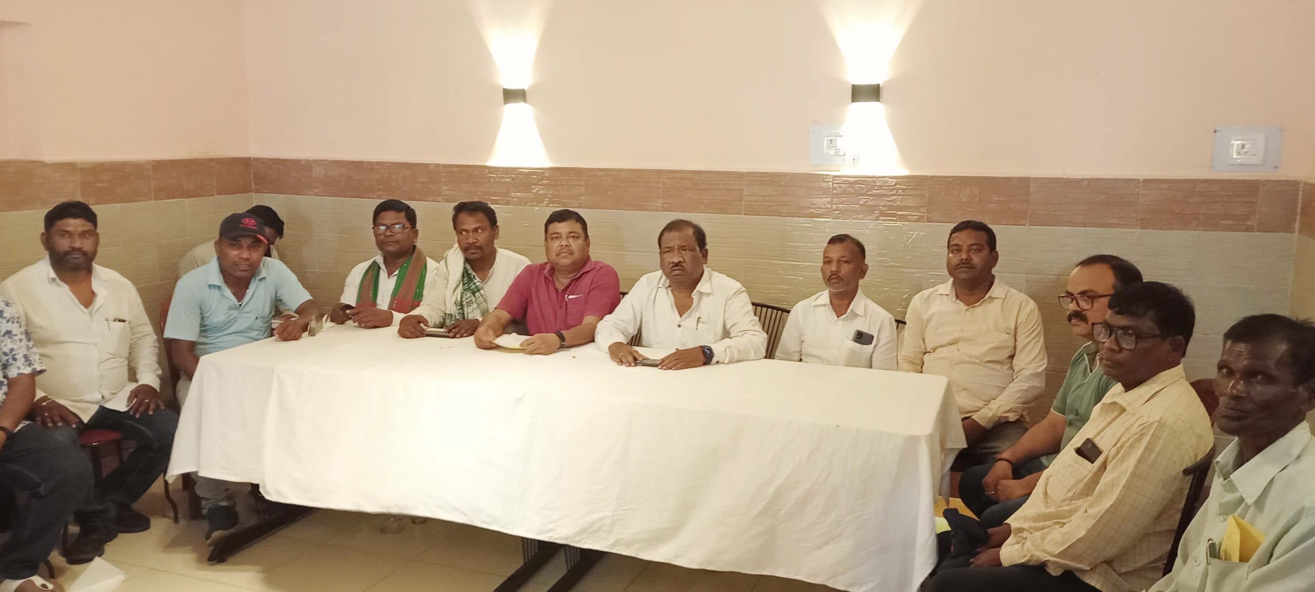 East Singbhum News : री-एडमिशन के नाम पर शुल्क वसूला, तो ~50 हजार से ढाई लाख जुर्माना वसूलेगी सरकार : मंत्री