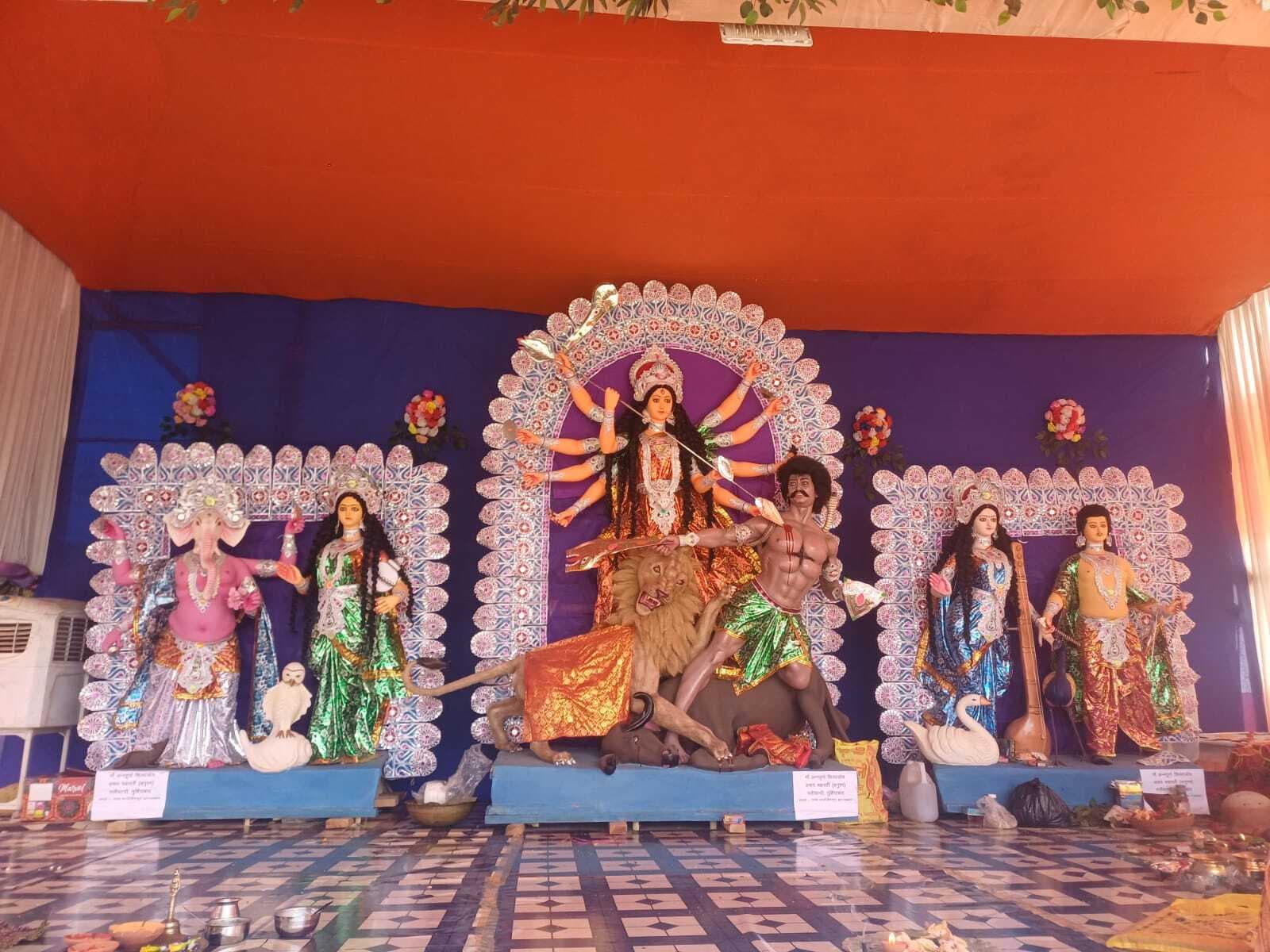 शारदीय नवरात्र के तीसरे दिन मां चंद्र घंटा की हुई पूजा