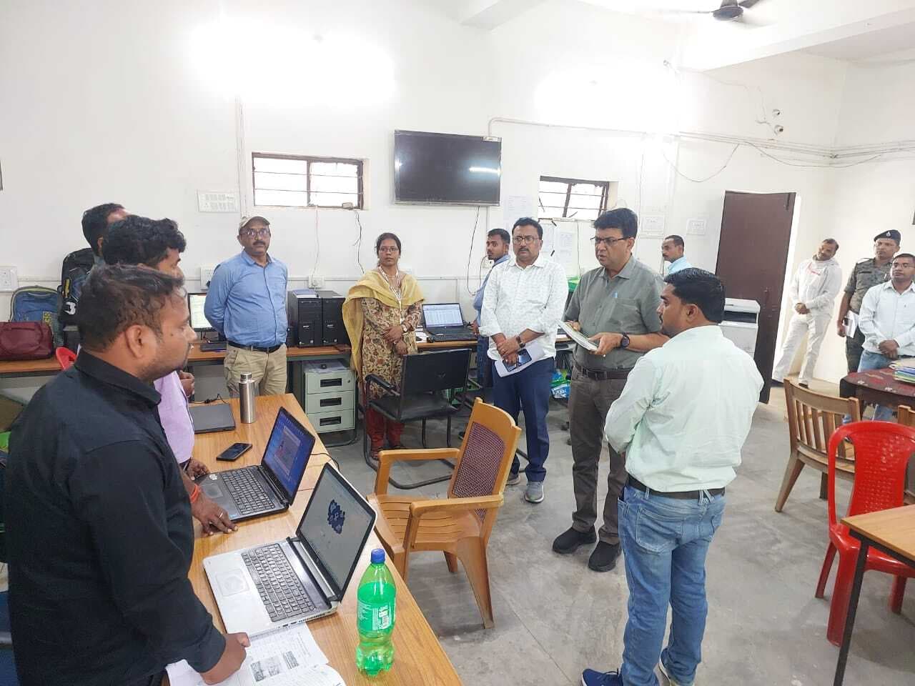 पंचायती राज कार्यालय का डीडीसी ने किया औचक निरीक्षण