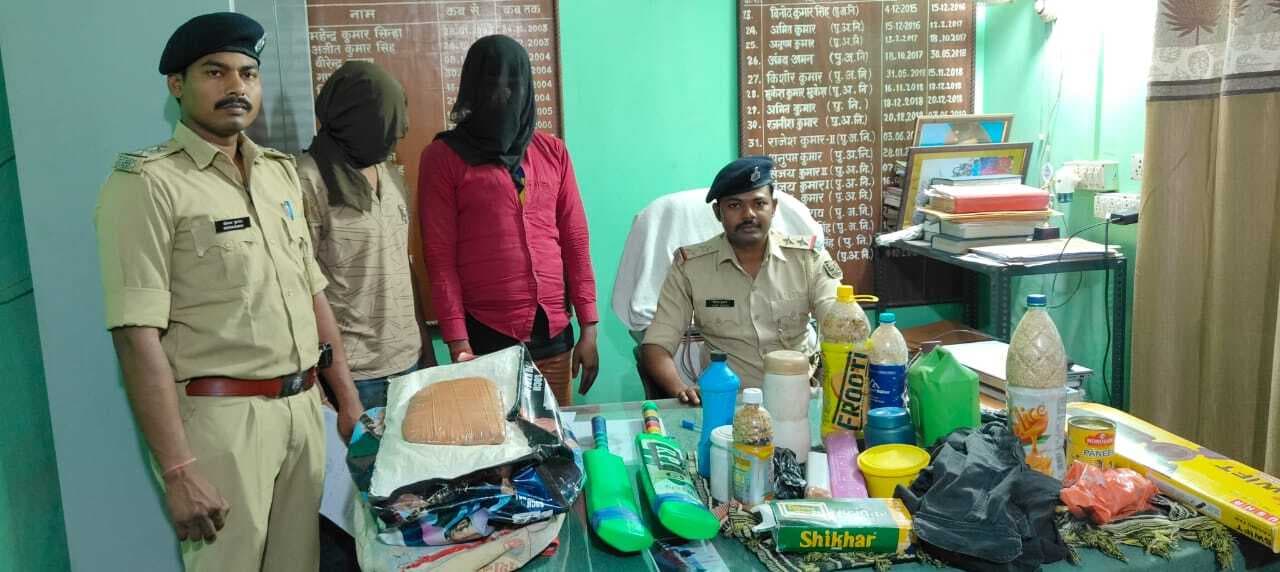 10 किलो गांजा के साथ दो पुरुष सहित दो महिला तस्कर गिरफ्तार