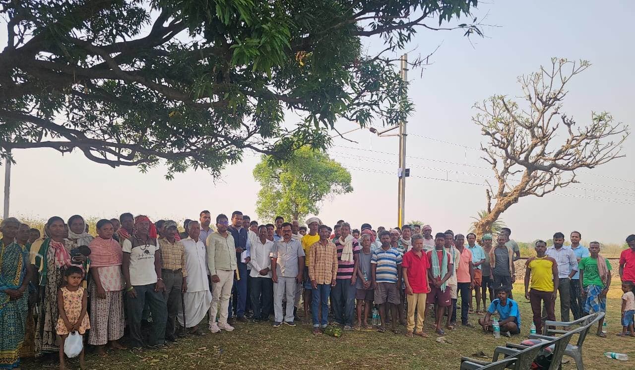 जंगली हाथियों के आतंक से त्रस्त ग्रामीणों ने प्रशासन को दी चेतावनी