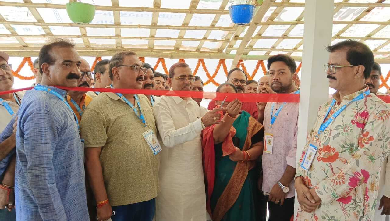 मुंगेर सेवा मंच ने मुक्तिधाम यात्री शेड जनता को किया समर्पित