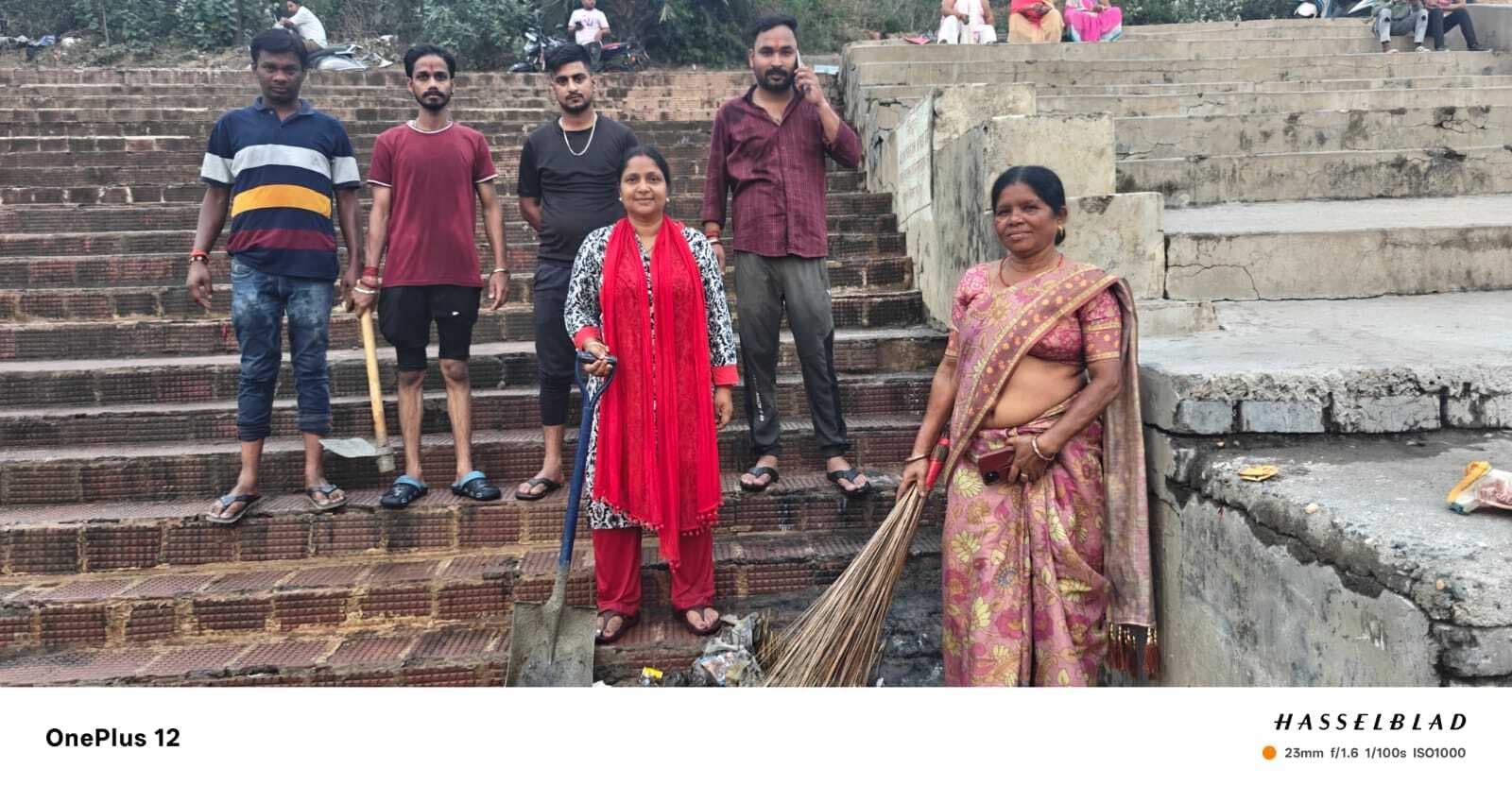 Jamshedpur News : सुबह घाटों का किया निरीक्षण, शाम को खुद सफाई करने पहुंची जिप सदस्य कविता