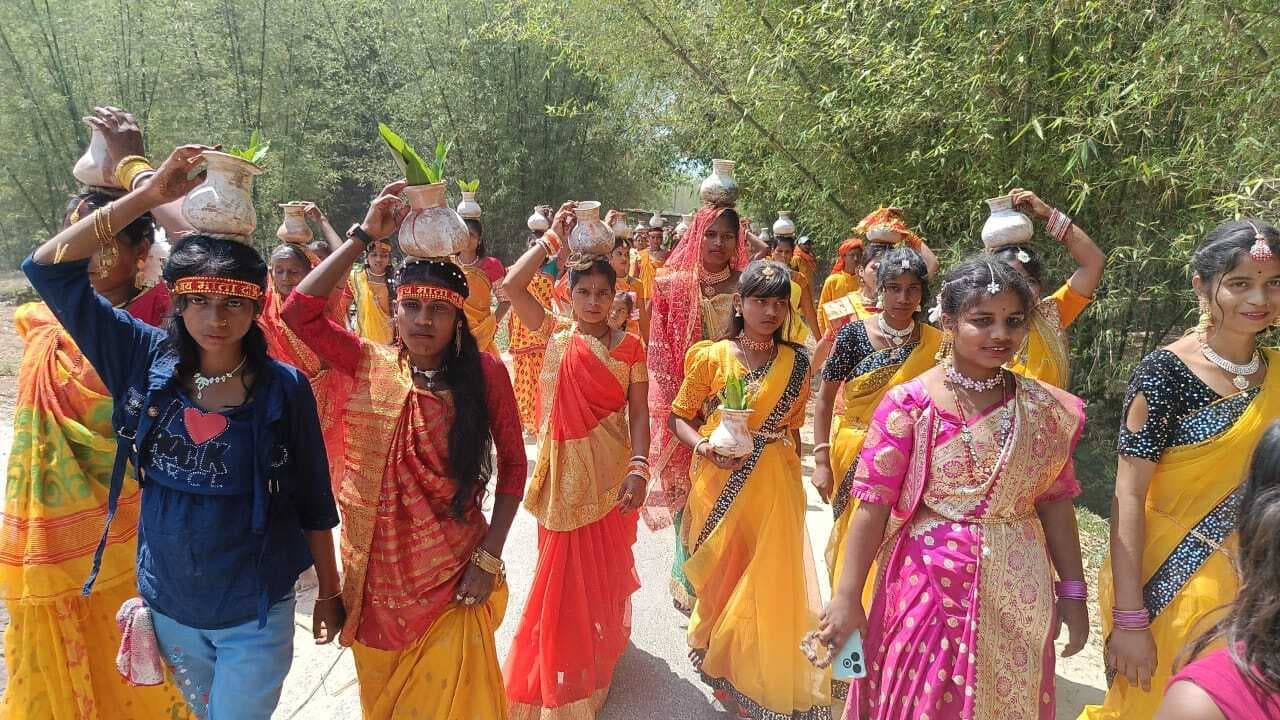 कलश यात्रा हरिनाम संकीर्तन का हुआ शुभारंभ