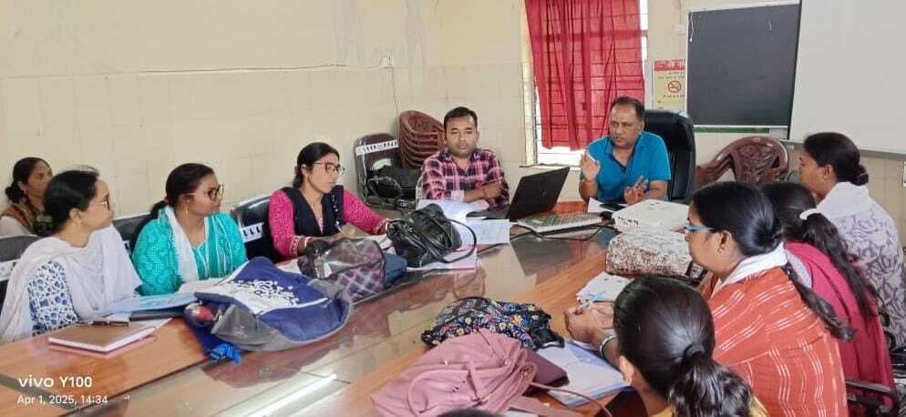 शत-प्रतिशत टीकाकरण रिपोर्ट पोर्टल पर करें अपलोड : प्रभारी