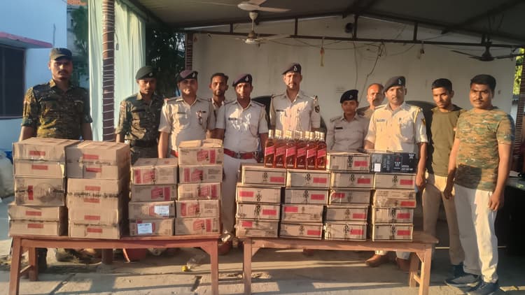Motihari news : भारी मात्रा में अंग्रेजी शराब बरामद, तस्कर फरार