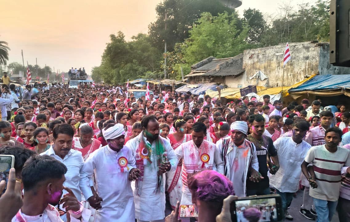 धूमधाम से मना प्रकृति पर्व सरहुल