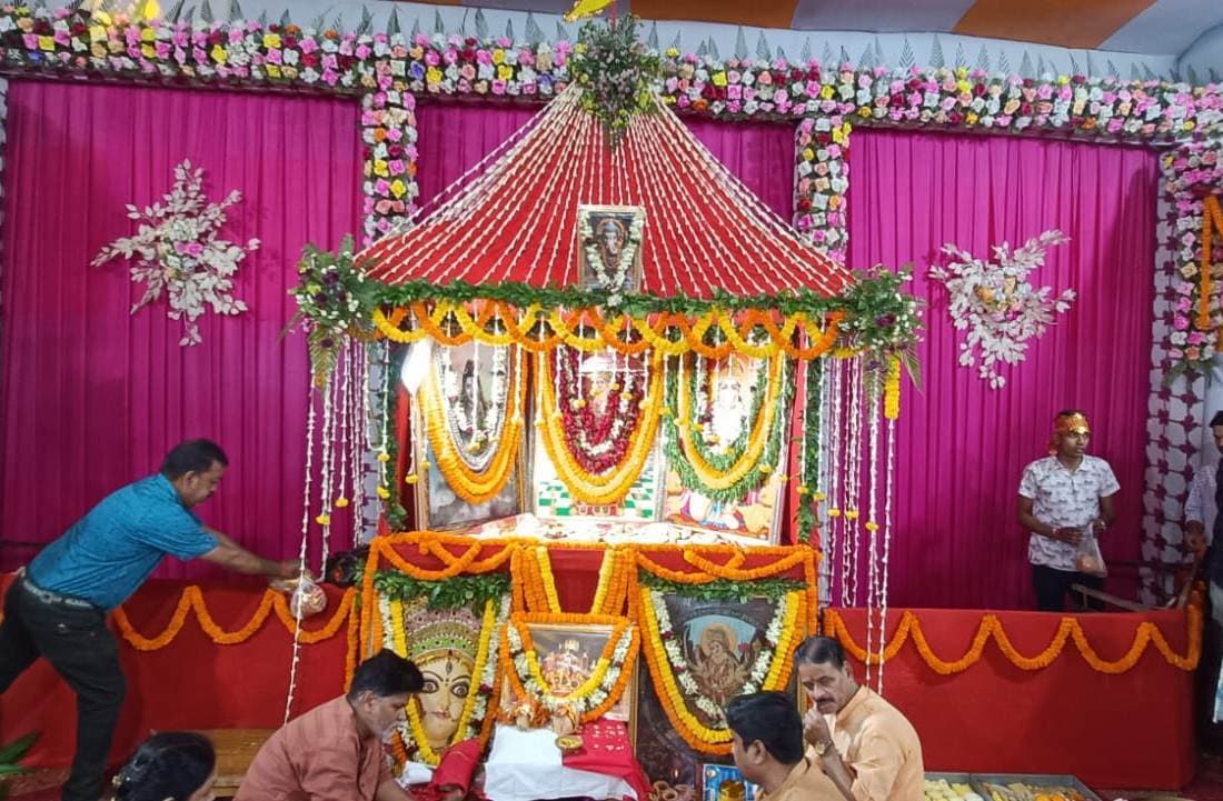 लीड : ''प्यारा सजा है तेरा दरबार भवानी...'' पर झूमे श्रद्धालु