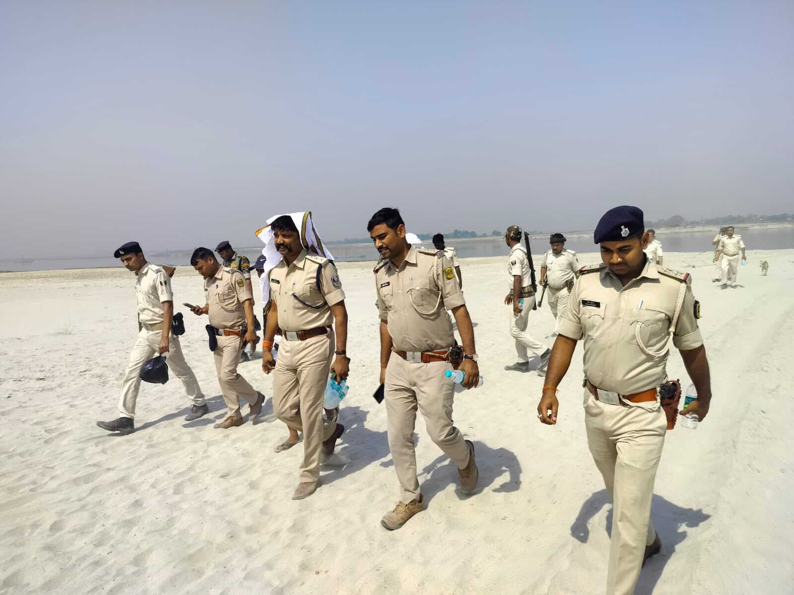 फसल कटनी को लेकर एसडीपीओ टू ने दियारा में चलाया अभियान