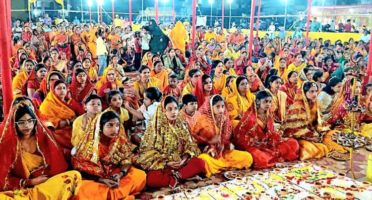 Motihari news : समाज व राष्ट्र के निर्माण नारी शक्ति जीवंत जागृत बनें : वर्षा