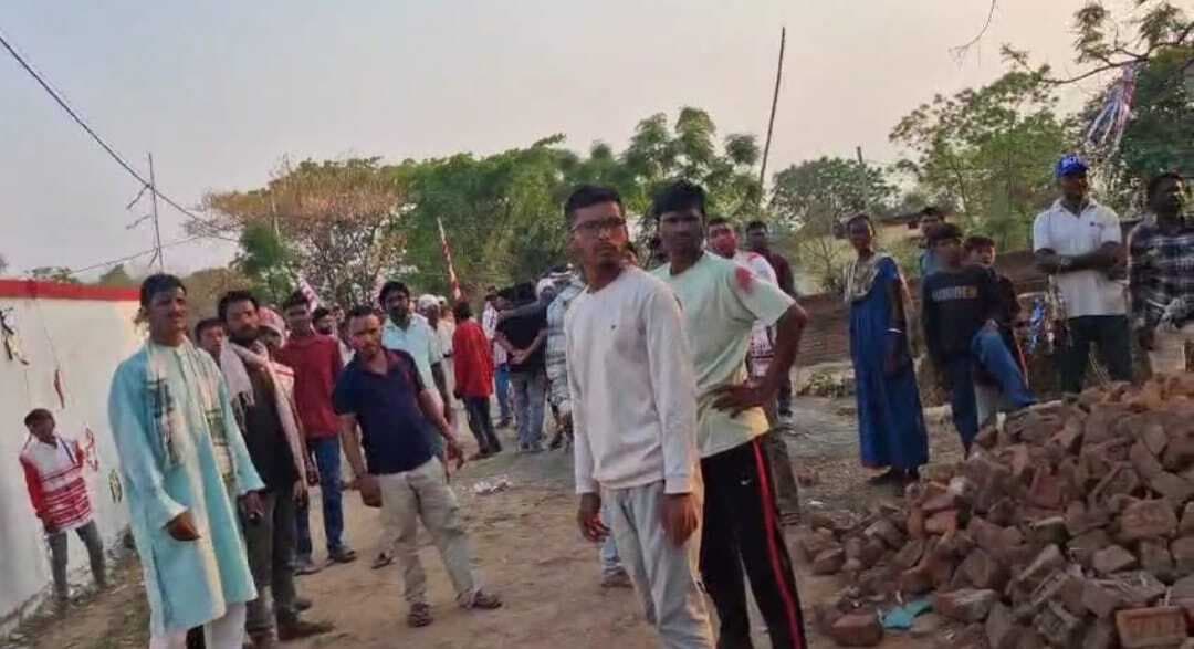 शोभायात्रा के दौरान दो पक्षों में मारपीट, कई घायल