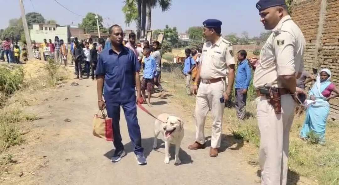 युवक की पीट-पीटकर हत्या कर शव पानी भरे पइन में फेंका