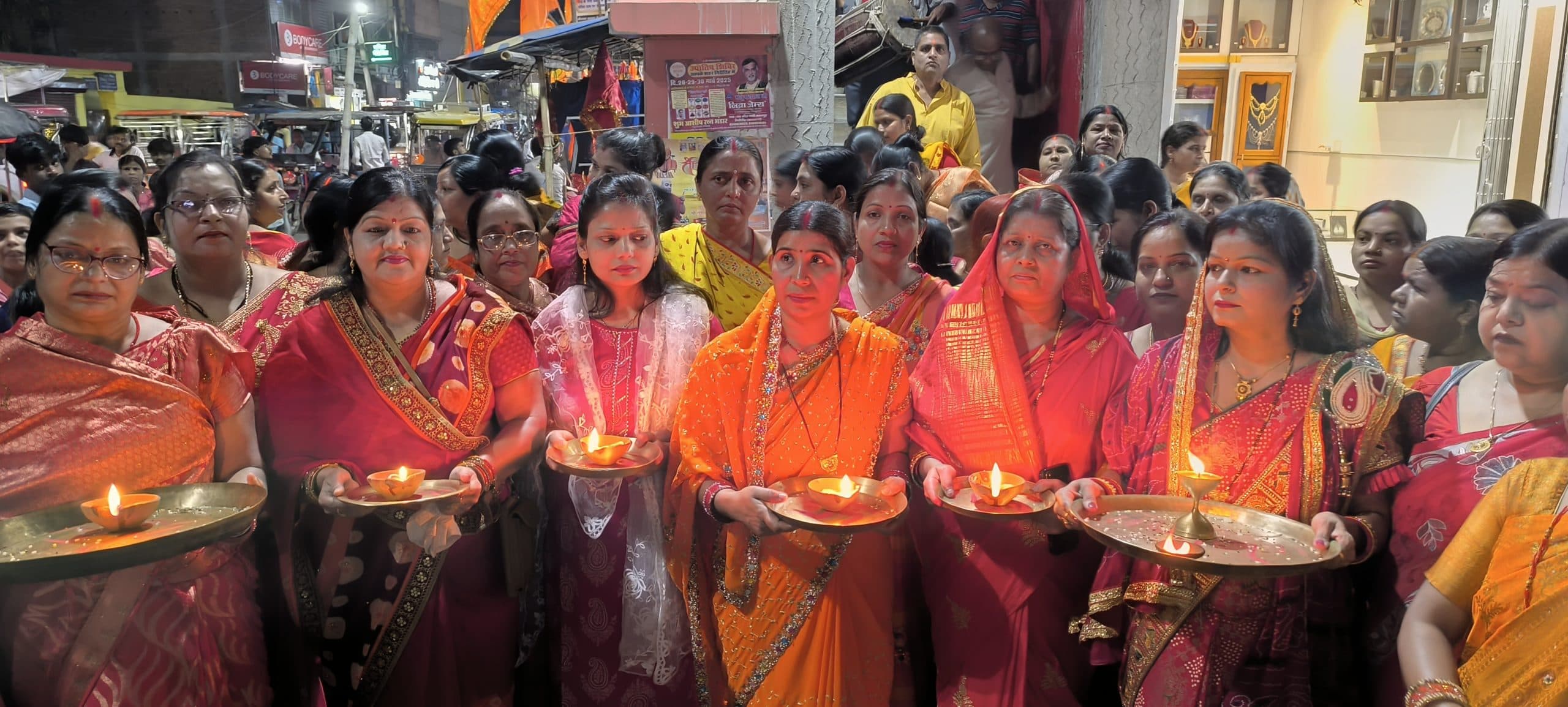 Giridih News: भव्य मंगला आरती का आयोजन किया गया