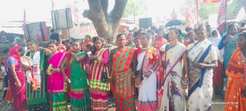 Giridih News: धूमधाम से मनाया गया बाहा पर्व