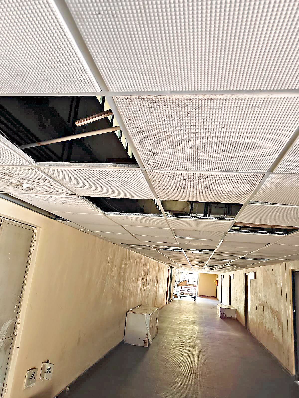 Ranchi News : धंस चुका है वेलोड्रम में प्लेयर्स की इंट्रीवाला रास्ता, फॉल्स रूफ भी टूटा