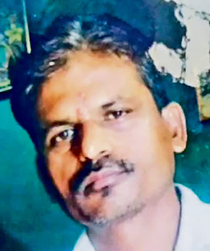 Dhanbad News: गोल्डेन पहाड़ी में ओबी से दबकर युवक की मौत, मुआवजे को लेकर पूरी रात पड़ा रहा शव