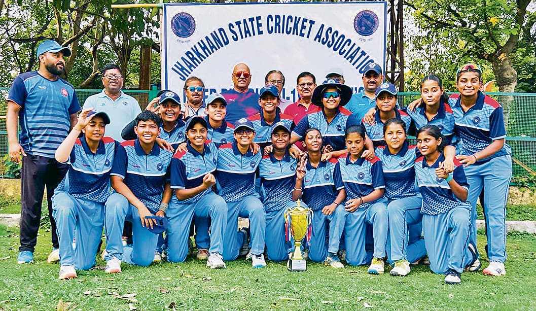 Dhanbad News : सिमडेगा को हराकर धनबाद ने जीता खिताब