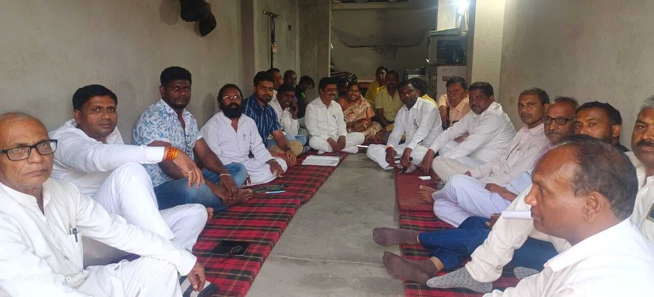 बैठक में झामुमो के स्थापना दिवस की तैयारी पर चर्चा