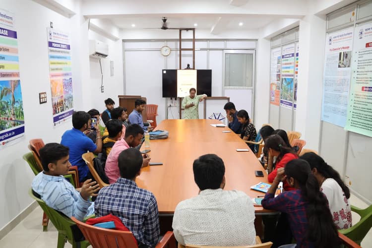 Motihari news : भाषण प्रतियोगिता में राजनंदिनी और नीतीश ने लहराया परचम