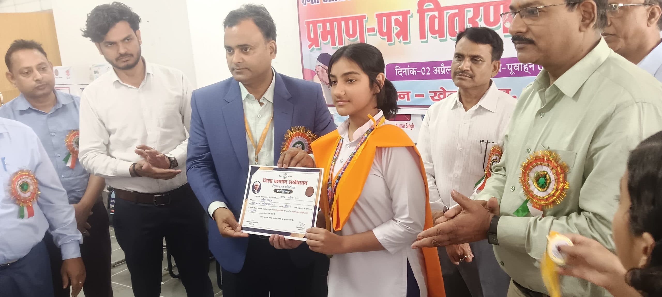 ओलंपियाड के सफल प्रतिभागियों के बीच प्रमाणपत्र वितरित