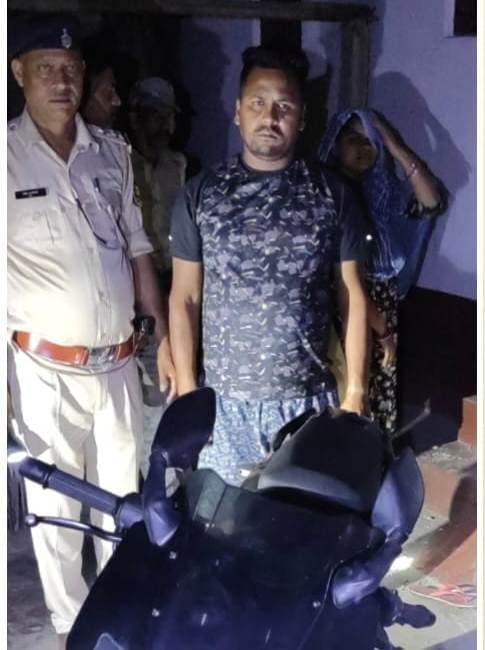 चोरी की बाइक के साथ कोढ़ा गैंग का सदस्य गिरफ्तार