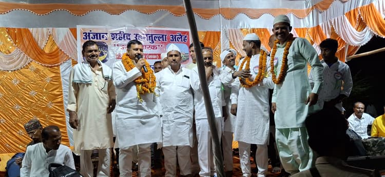 सालाना उर्स में कव्वाली में कलाकारों ने बांधा समा