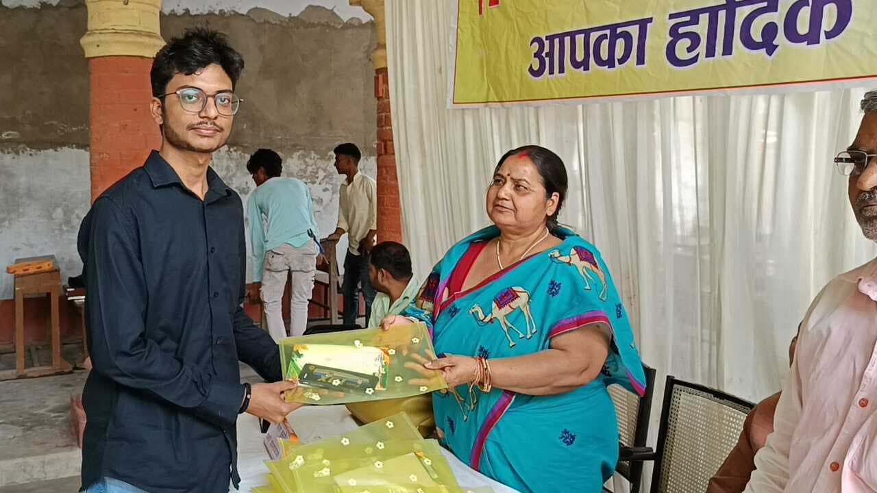 उच्च विद्यालय बड़हिया में वार्षिक परिणाम पर छात्रों को सम्मानित किया गया