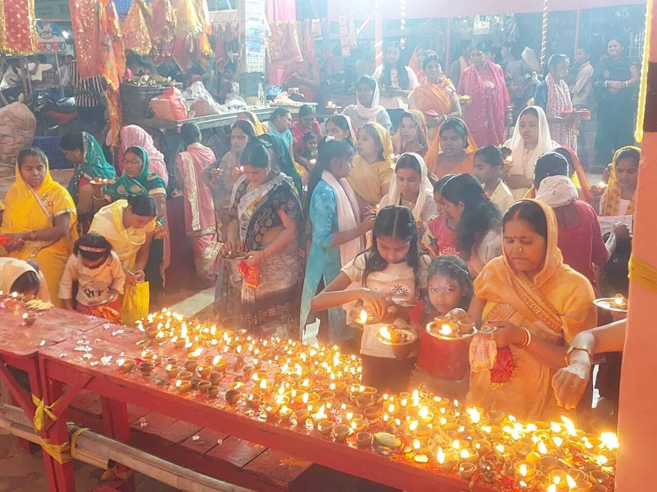 चैती दुर्गा पूजा एवं छठ पूजा को लेकर शहर से लेकर गांव तक का हुआ भक्तिमय माहौल