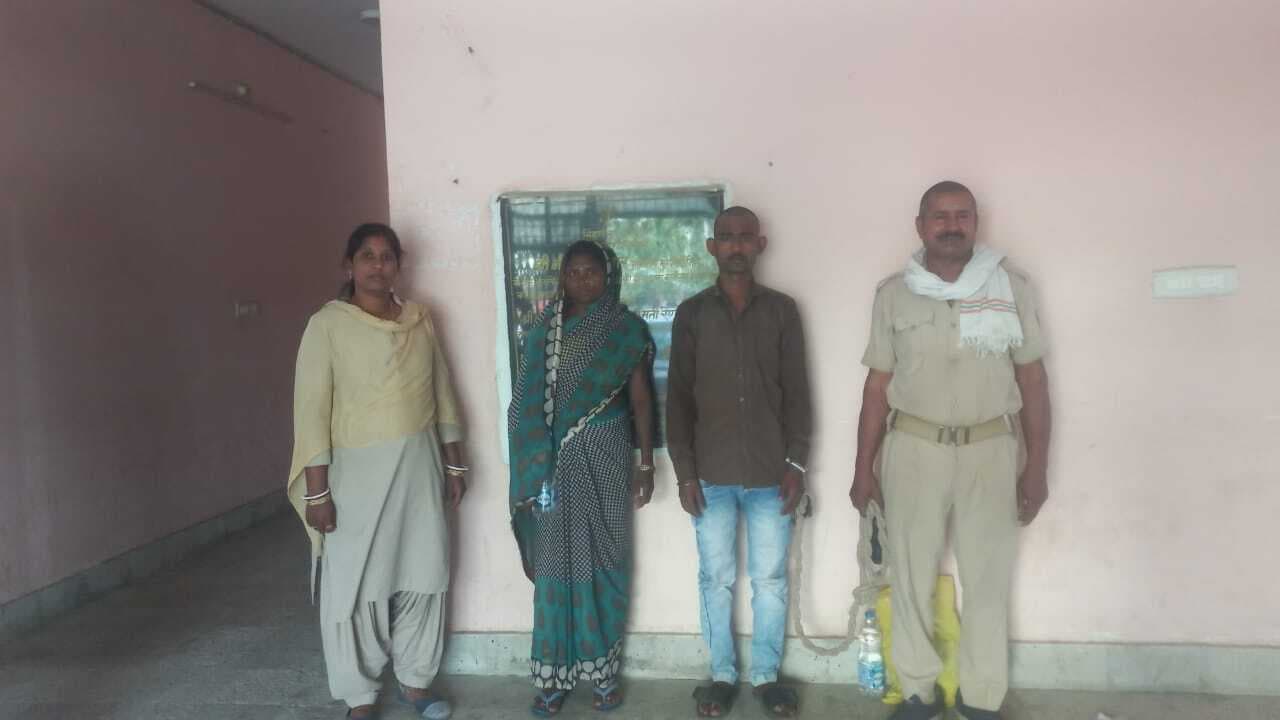 26 लीटर महुआ शराब के साथ दो तस्कर गिरफ्तार