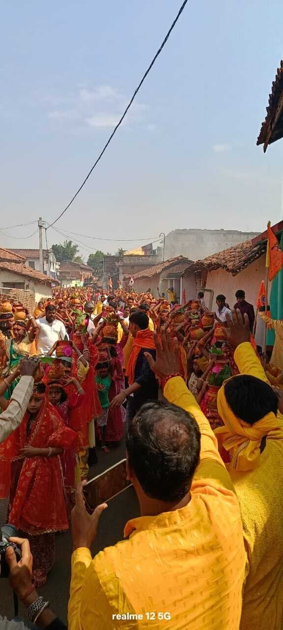 चितरा में 251 कन्याओं ने निकाली भव्य कलश यात्रा