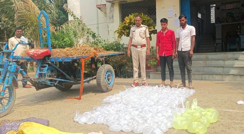 131.8 लीटर देसी शराब बरामद, बांका के दो तस्कर गिरफ्तार