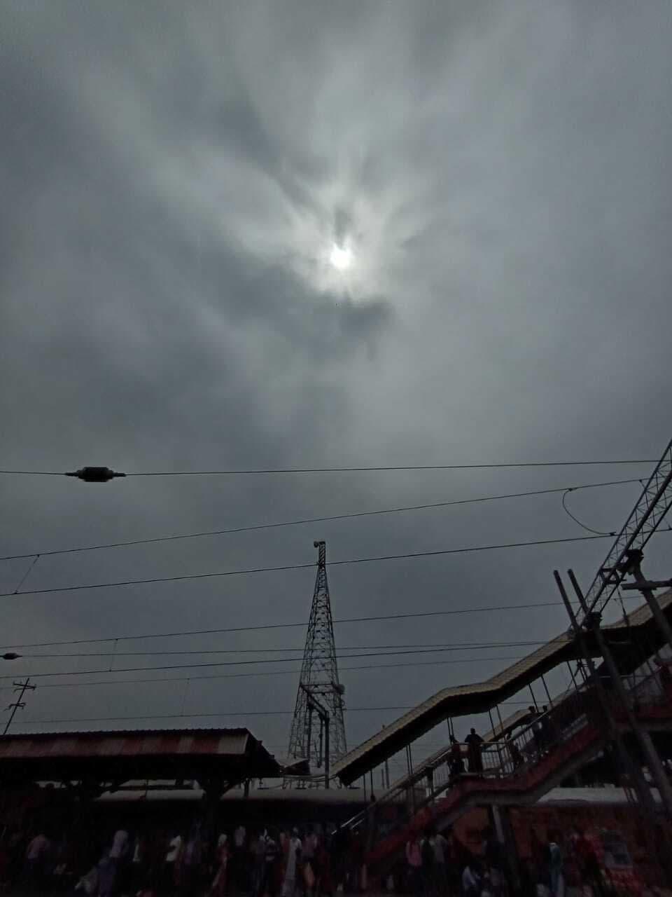 मुजफ्फरपुर में बादलों ने लगाया डेरा, खुशनुमा रहा मौसम