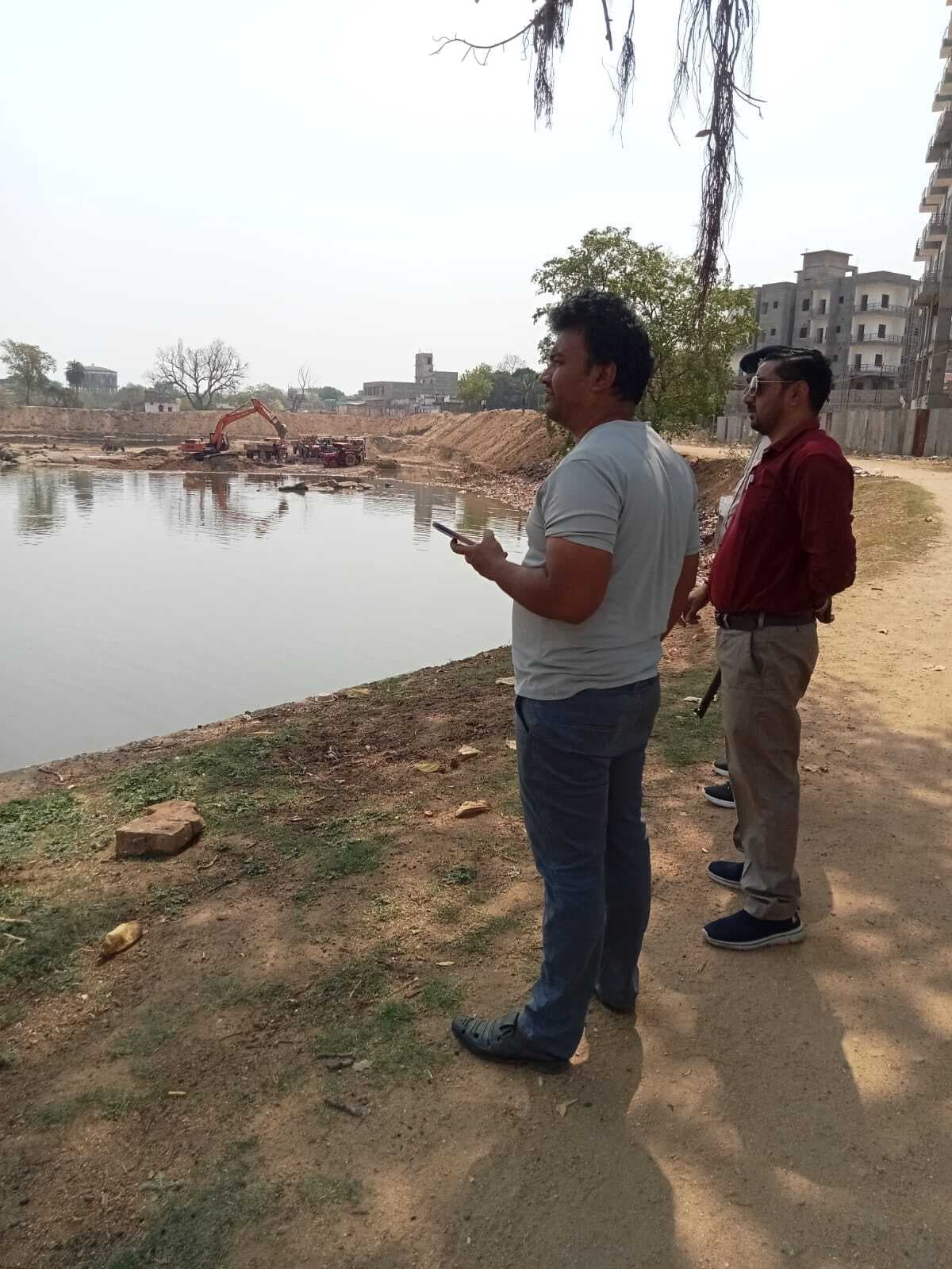 Deoghar news <bha>;</bha> छठ पूजा को लेकर निगम ने अभियान चलाकर तालाबों की सफाई करायी