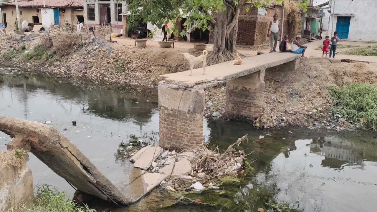 Aurangabad News : मनार गांव में ध्वस्त हुआ नहर पर बना पुल