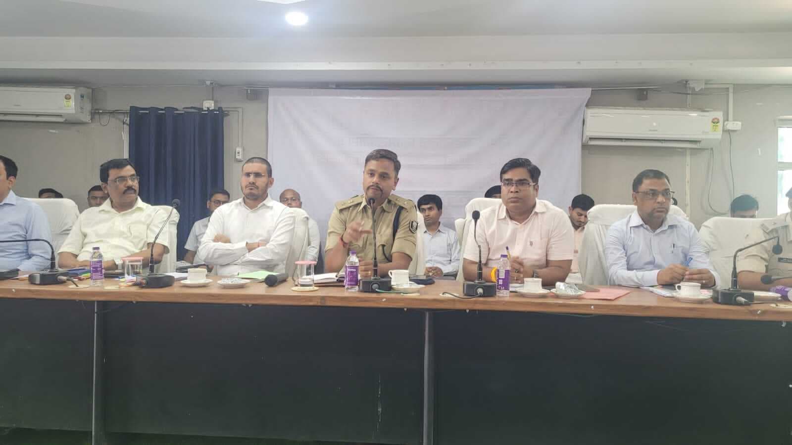 रामनवमी व अन्य त्योहार को शांतिपूर्ण संपन्न कराने के लिए प्रशासन प्रतिबद्ध: डीएम