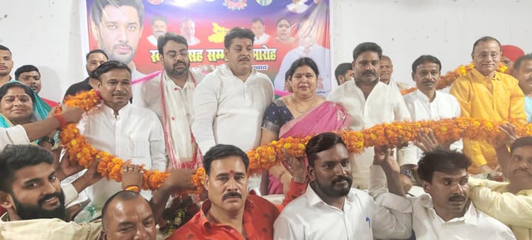 Aurangabad News : लोजपा के नये जिला प्रभारी का हुआ स्वागत