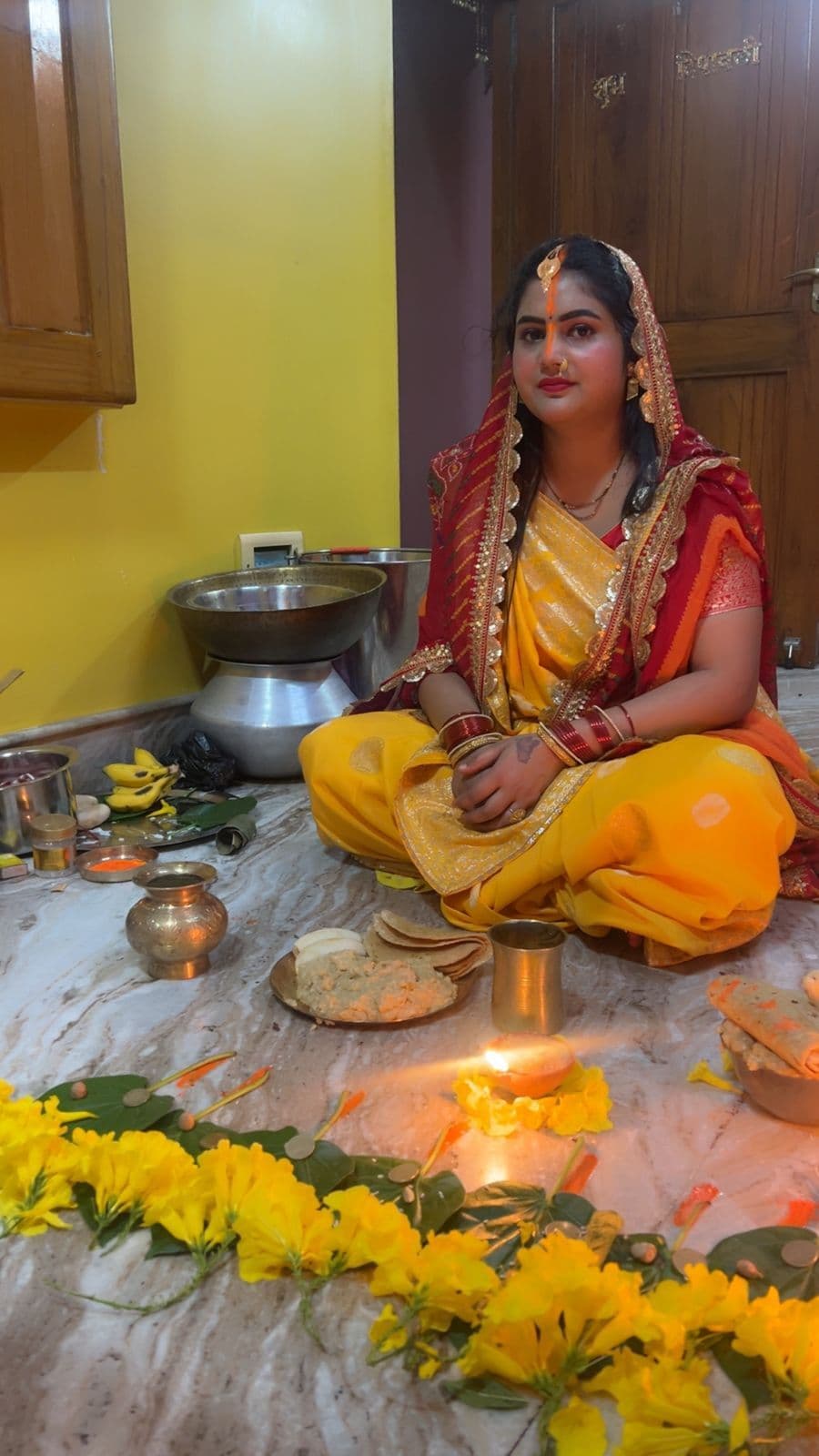 भगवान भास्कर को पहला अर्घ्य आज