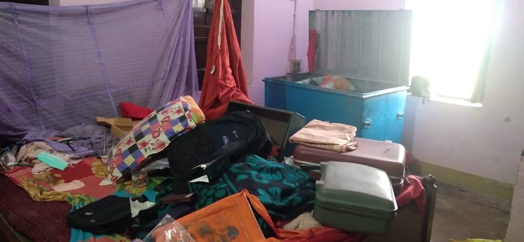 sitamarhi news: रून्नीसैदपुर में बंद घर का ताला तोड़कर लाखों की संपत्ति चोरी