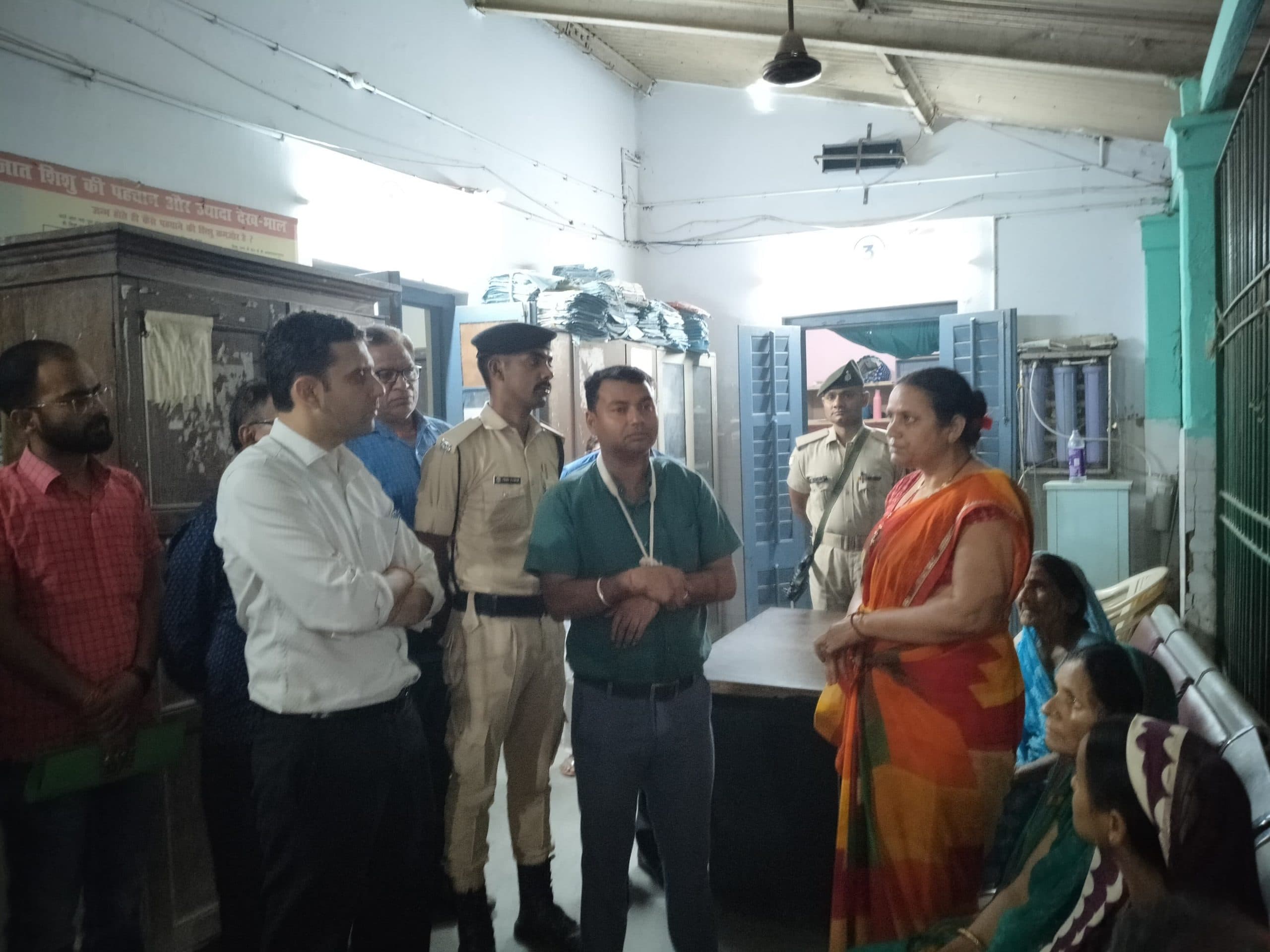 sitamarhi news: जनता को स्वास्थ्य सेवाएं देने में कोताही बर्दाश्त नहीं : डीएम