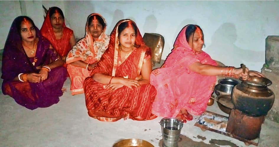 खरना के साथ ही व्रतियों का 36 घंटे का उपवास शुरू